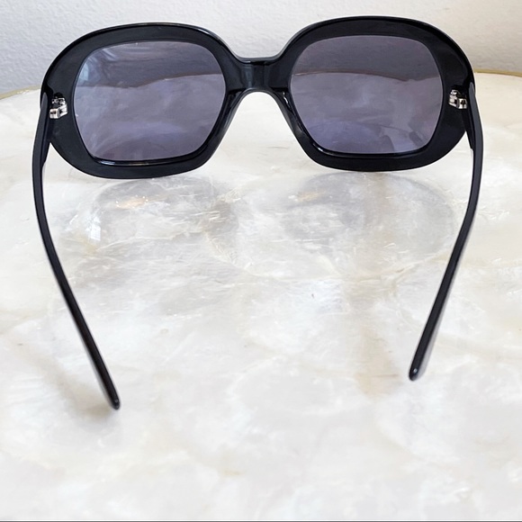 Ann Taylor Classic Black Rectangle Sunglasses with Case - Picture 12 of 15
